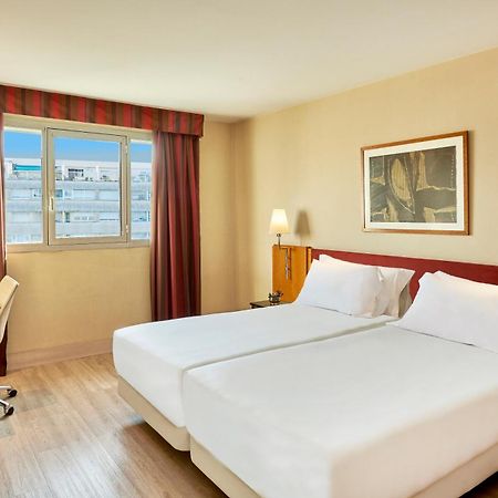 Nh Ciutat De Reus Hotel Екстериор снимка