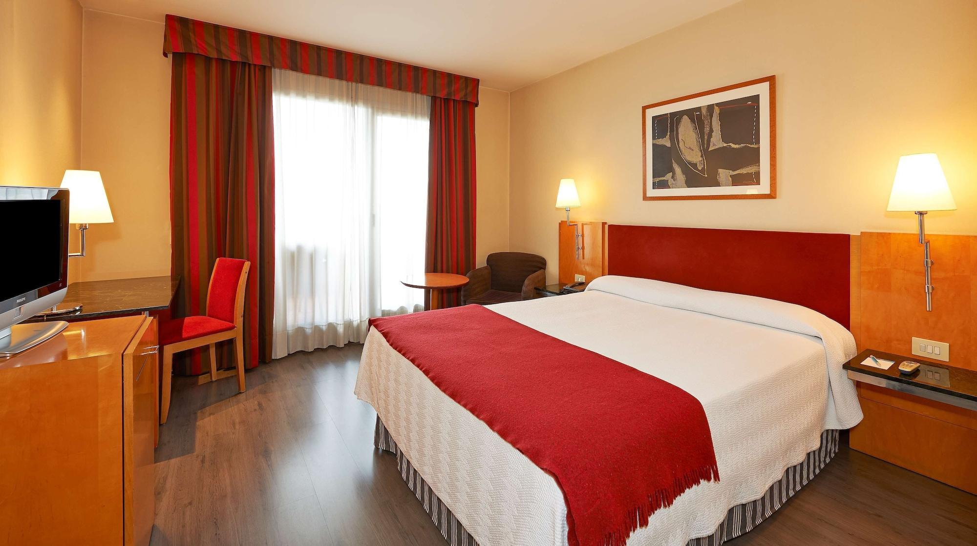 Nh Ciutat De Reus Hotel Екстериор снимка
