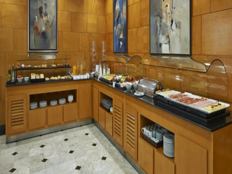 Nh Ciutat De Reus Hotel Екстериор снимка